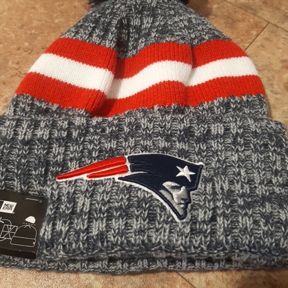 New. New Era New England Patriots Sideline Blue Sport Pom Knit Beanie. - Picture 2 of 6